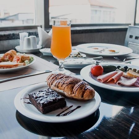 Iron Hotel Hokmeli Kültér fotó