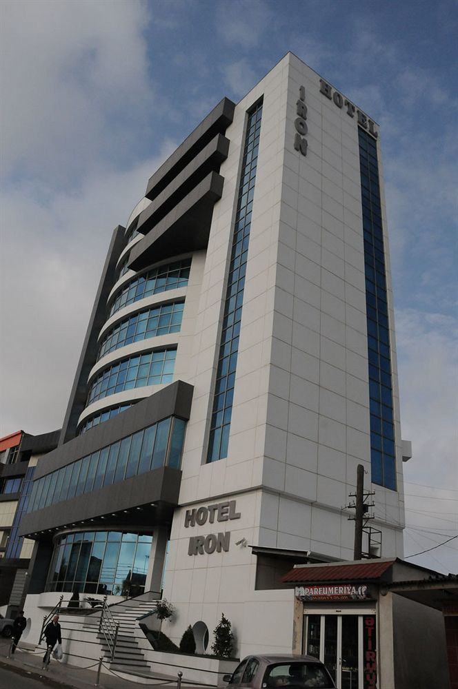 Iron Hotel Hokmeli Kültér fotó