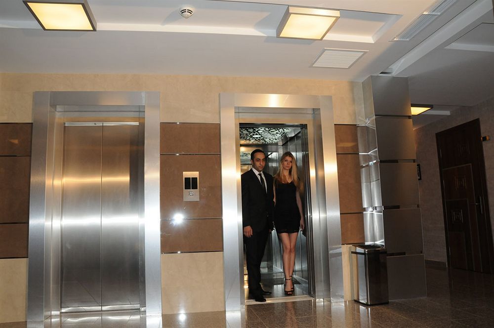 Iron Hotel Hokmeli Kültér fotó