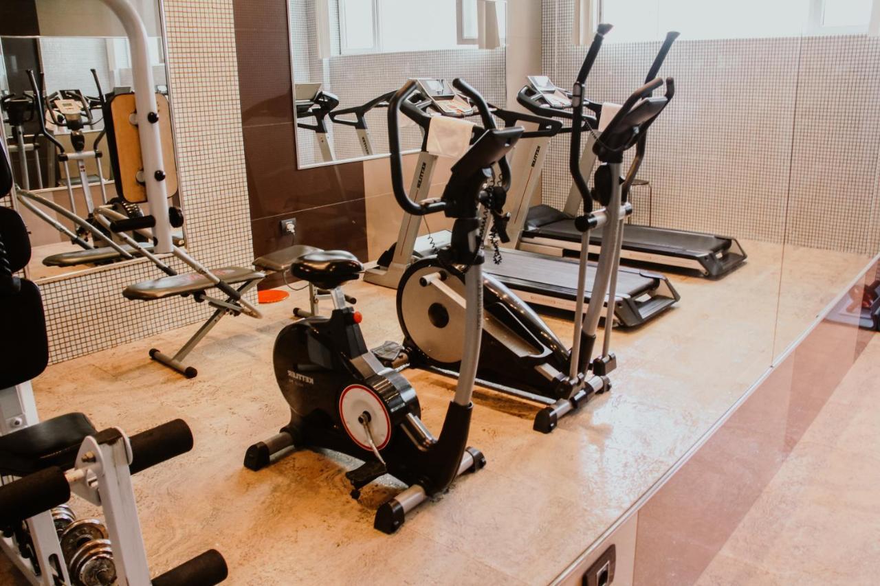 Iron Hotel Hokmeli Kültér fotó