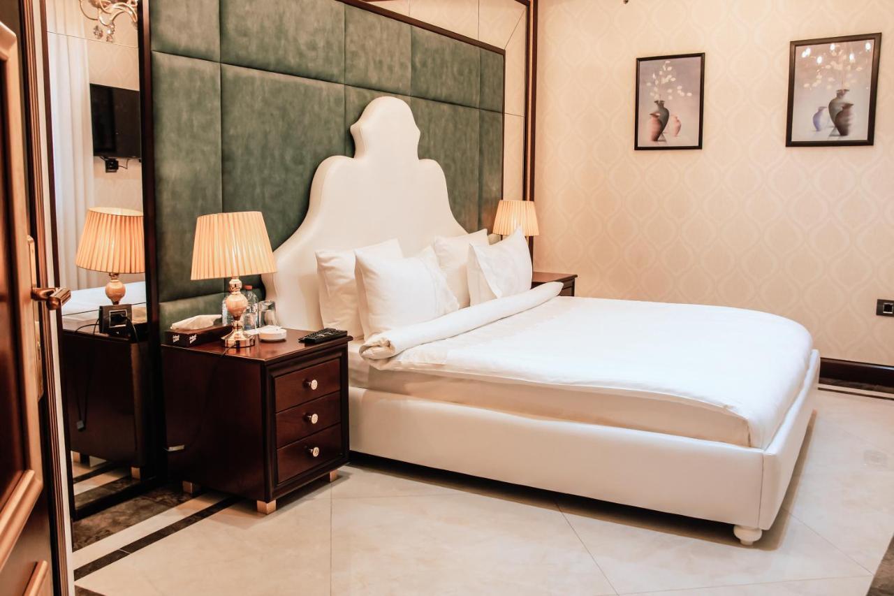 Iron Hotel Hokmeli Kültér fotó
