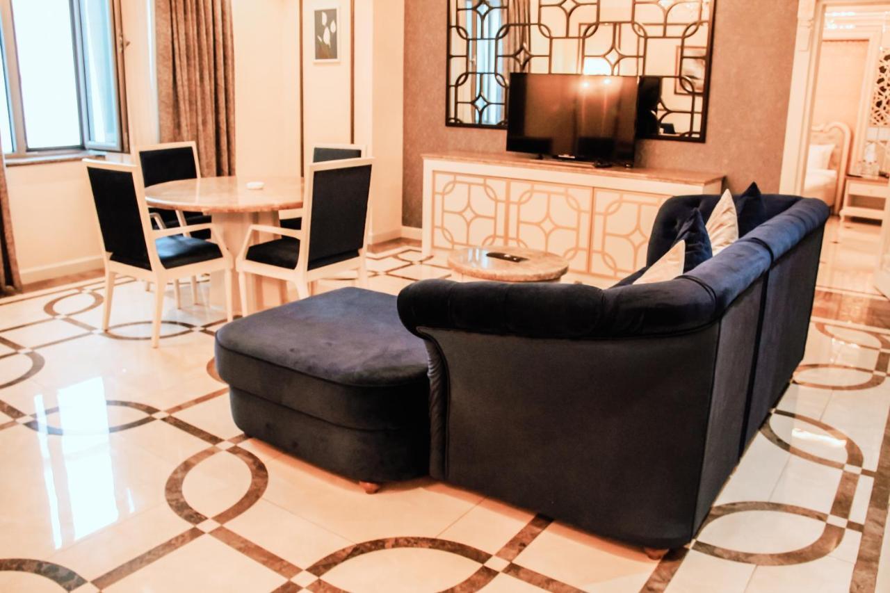 Iron Hotel Hokmeli Kültér fotó