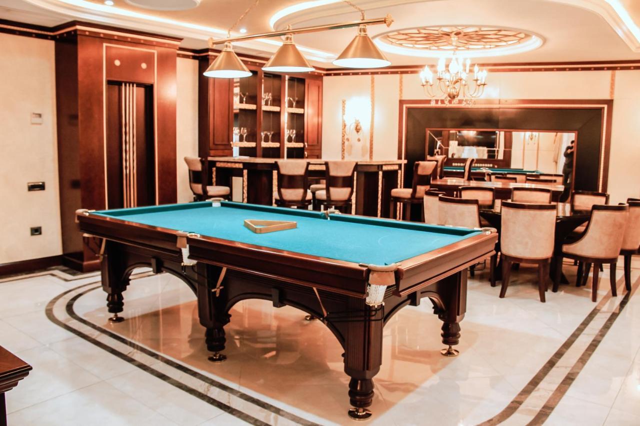Iron Hotel Hokmeli Kültér fotó