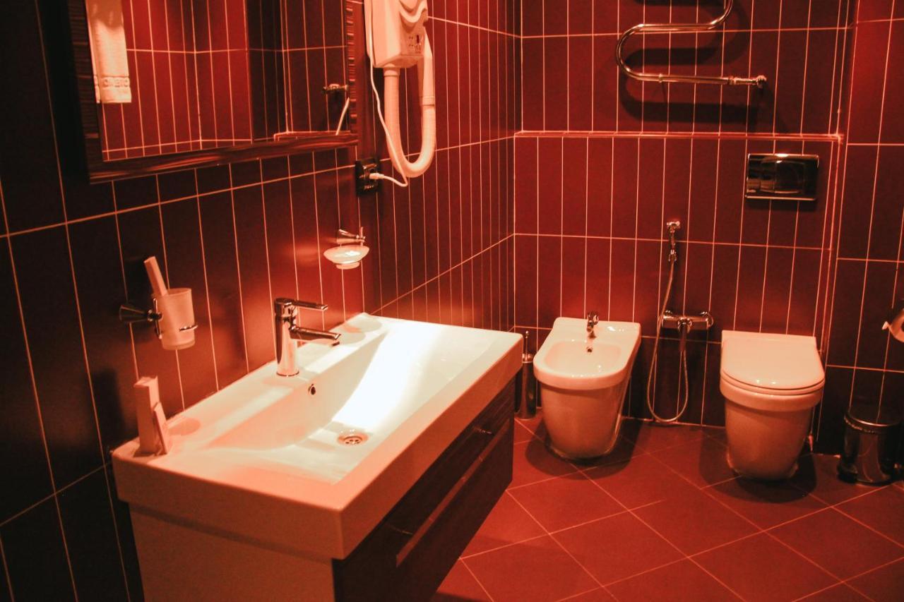 Iron Hotel Hokmeli Kültér fotó